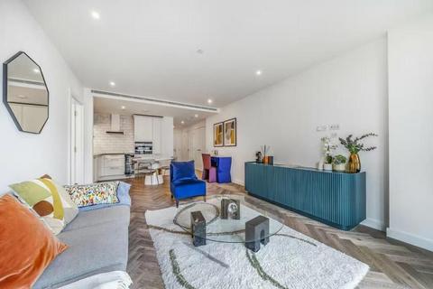 1 bedroom apartment to rent, 23 Gauging Square, London  E1W