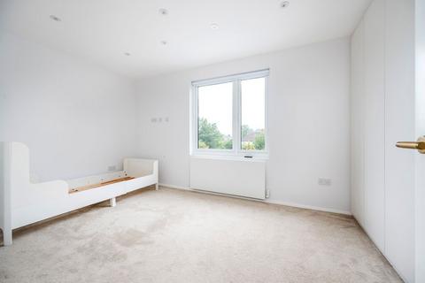 undefined, Moat Drive, Harrow HA1