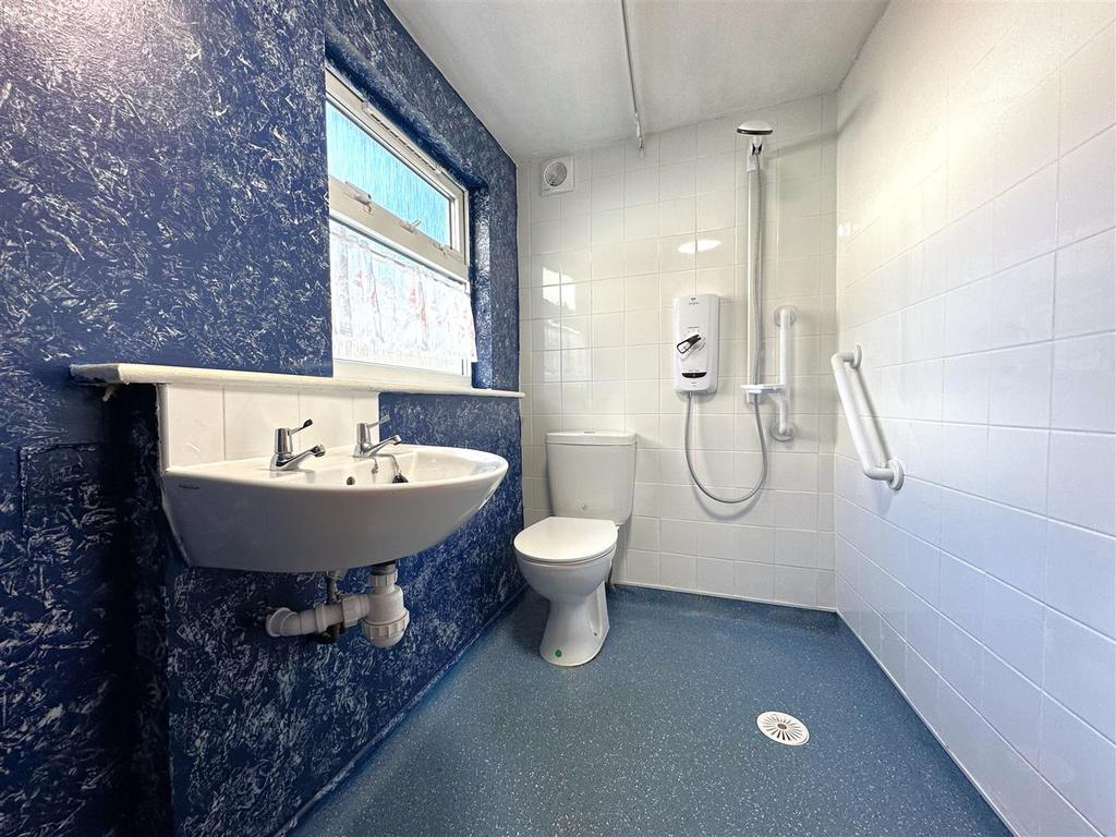Ground Floor Wet Room 224