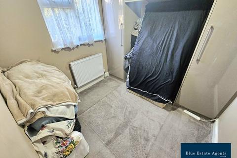 undefined, Ash Grove, Hounslow, TW5