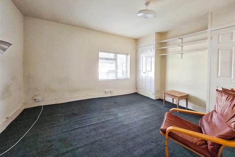 undefined, Cleveland Road, New Malden KT3