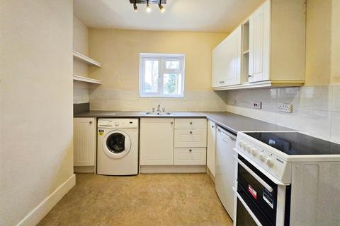 undefined, Cleveland Road, New Malden KT3