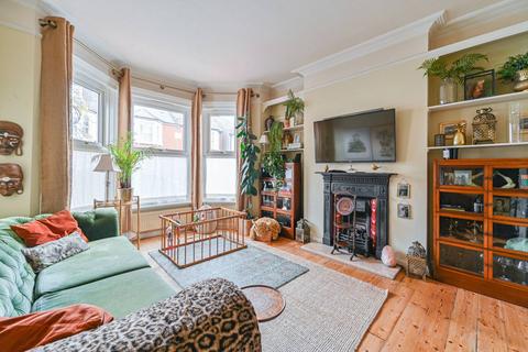 3 bedroom semi-detached house to rent, Queens Road, Bromley, BR1