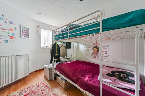 2 bedroom flat for sale, Sydenham Road, Croydon, CR0