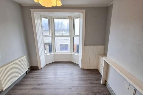 undefined, Unfurnished 2-Bed Flat, Portland Road