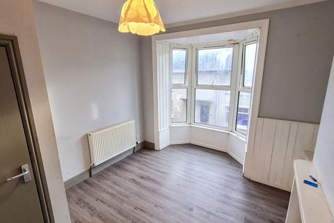 undefined, Unfurnished 2-Bed Flat, Portland Road