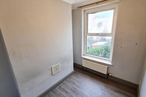 undefined, Unfurnished 2-Bed Flat, Portland Road