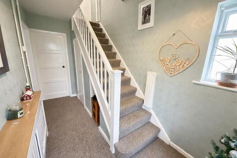 undefined, Bro Henllys, Felinfach, Lampeter