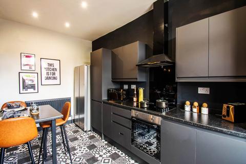 undefined, Highfield Avenue (room 1), West Yorkshire LS12