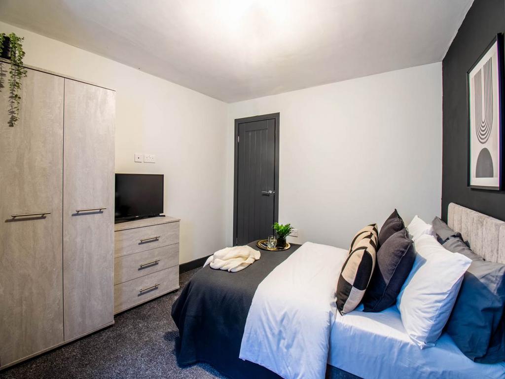 1 Highfield Avenue R