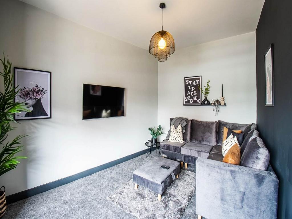 1 Highfield Avenue L