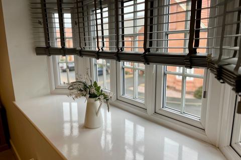 3 bedroom terraced house for sale, Green Hedge Lane, Leicester, LE7 3AF