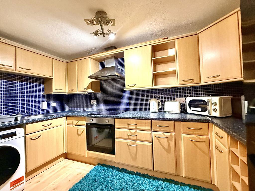 Apartment in Newcastle upon Tyne - View 3