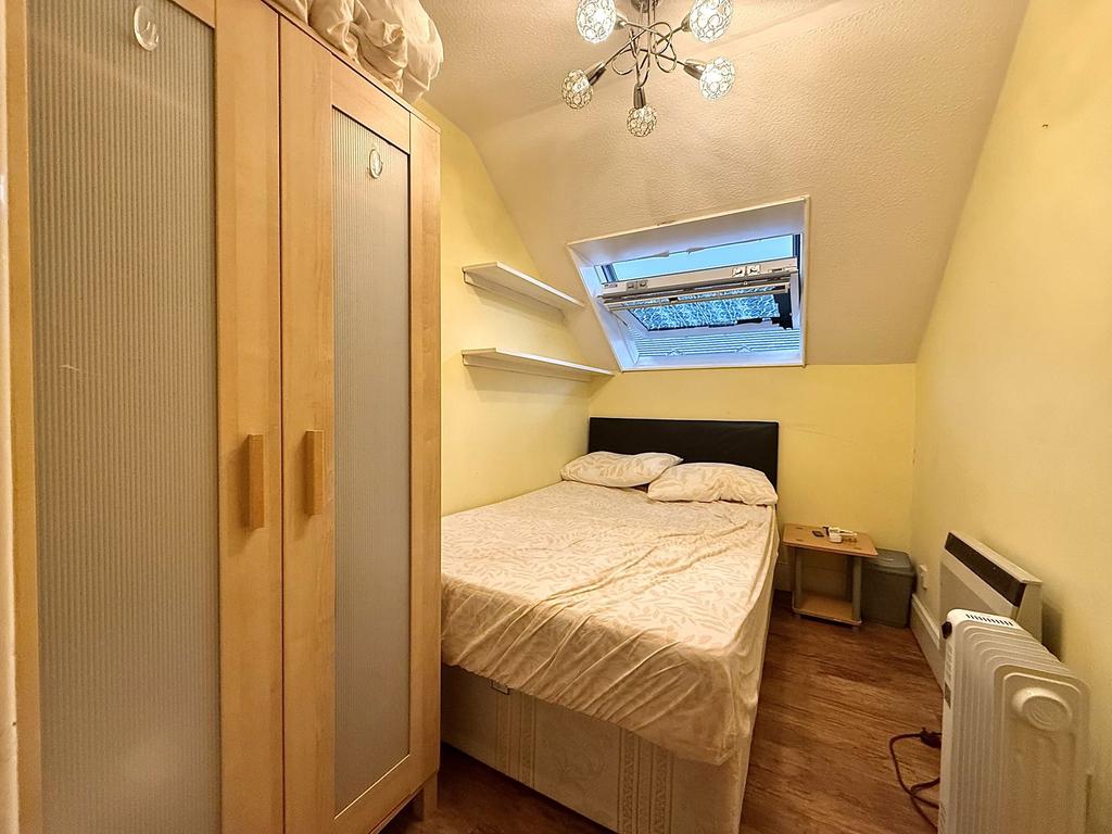 Apartment in Newcastle upon Tyne - View 5