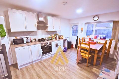 5 bedroom end of terrace house to rent, Gibbins Road, Selly Oak, Birmingham B29