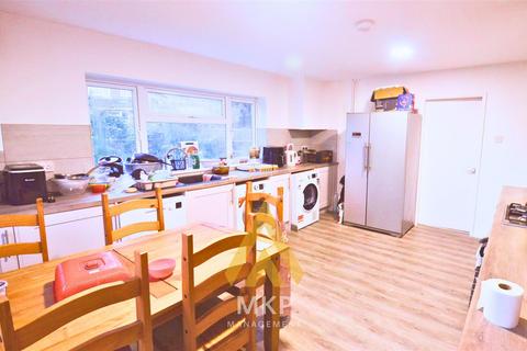 5 bedroom end of terrace house to rent, Gibbins Road, Selly Oak, Birmingham B29