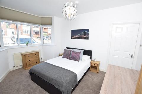 4 bedroom semi-detached house for sale, Gentian Court, Wakefield WF2