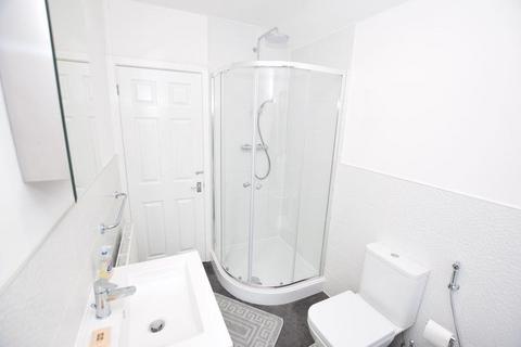 4 bedroom semi-detached house for sale, Gentian Court, Wakefield WF2