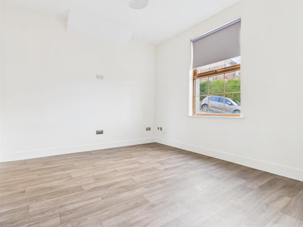 CAM04311 G0-PR0087-STILL005.jpg