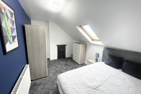 undefined, De Lacy Mount (room 6), West Yorkshire LS5