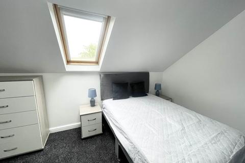 undefined, De Lacy Mount (room 6), West Yorkshire LS5