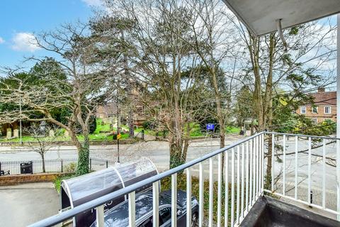 2 bedroom apartment for sale, High Street, Gerrards Cross SL9
