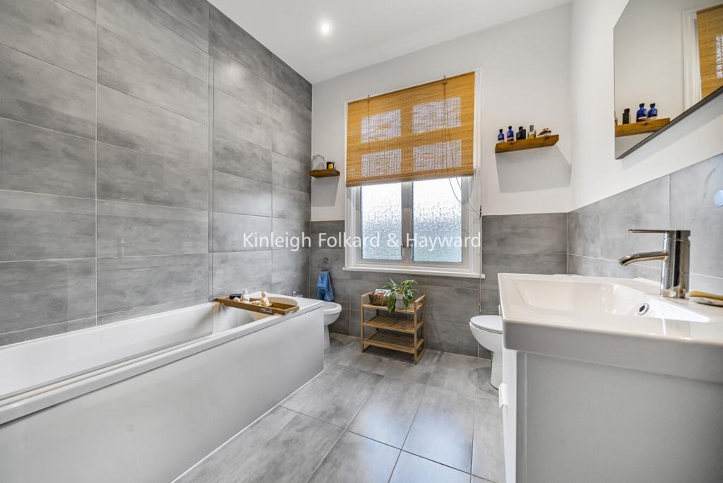 7c0a8c99-686f-41bc-8