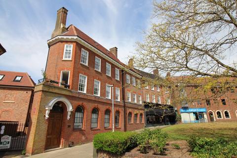 undefined, Salisbury Square, Hatfield, Hertfordshire, AL9