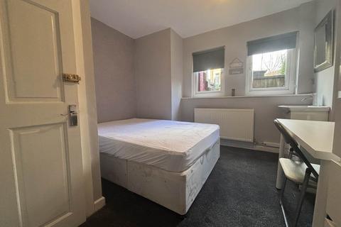 undefined, Knowle Road (room 2), West Yorkshire LS4
