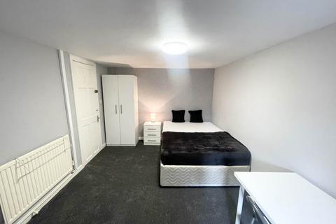undefined, Knowle Road (room 1), West Yorkshire LS4
