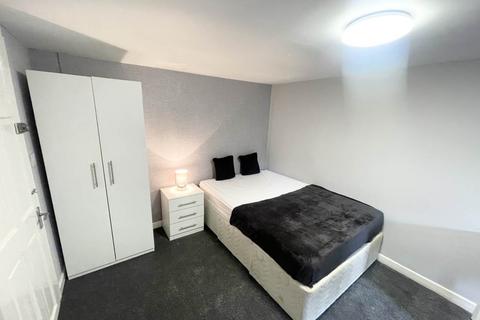 undefined, Knowle Road (room 1), West Yorkshire LS4