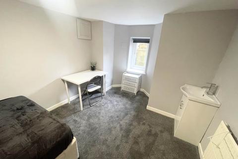 undefined, Knowle Road (room 1), West Yorkshire LS4