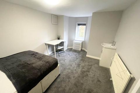 undefined, Knowle Road (room 1), West Yorkshire LS4