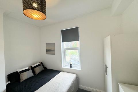 undefined, Knowle Road (room 4), West Yorkshire LS4