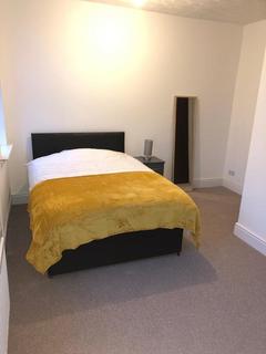6 bedroom house to rent, Woodhouse Street, Stoke-on-Trent ST4