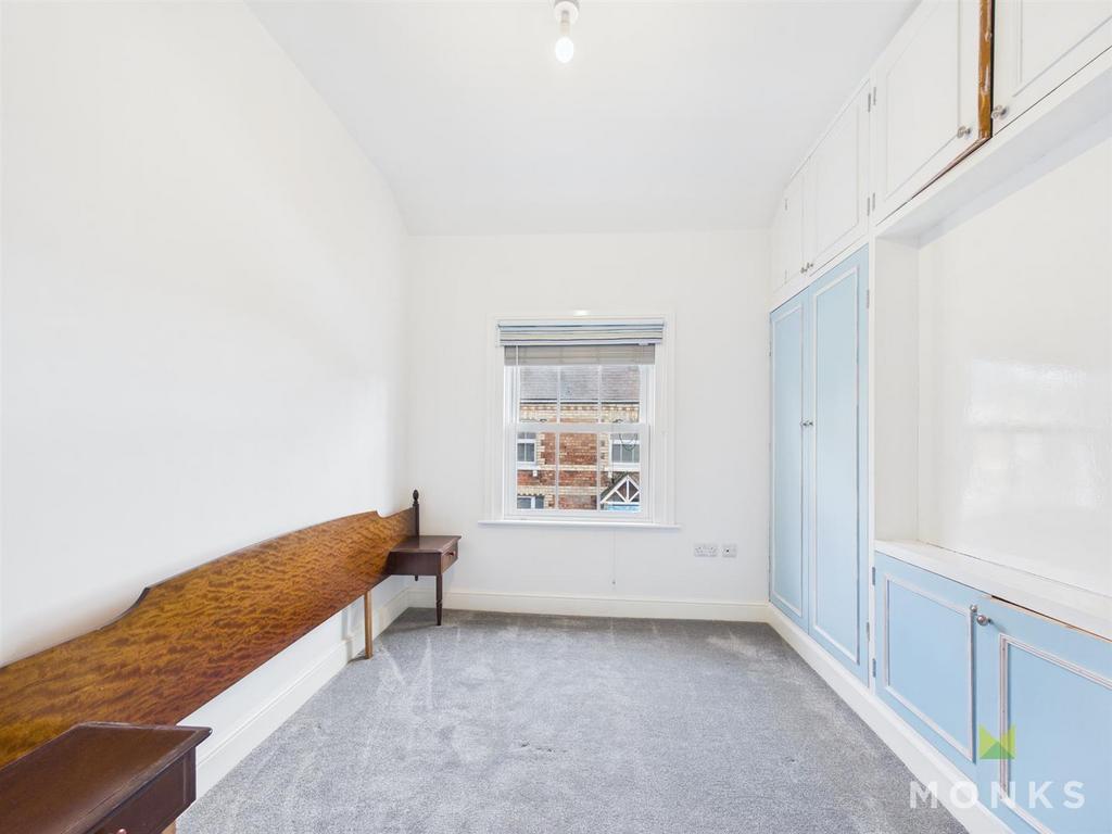 CAM01348 G0-PR0773-STILL011.jpg