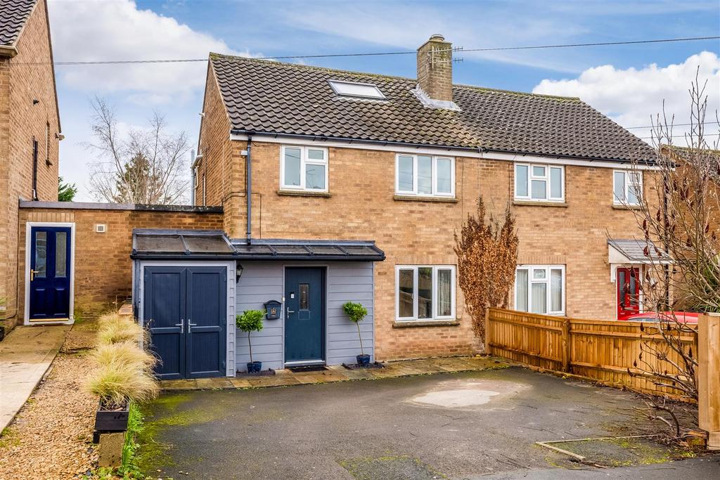 8 Hill Close 2019-1.jpg