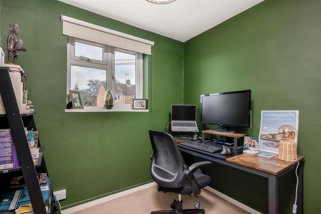 8 Hill Close 2019-10.jpg
