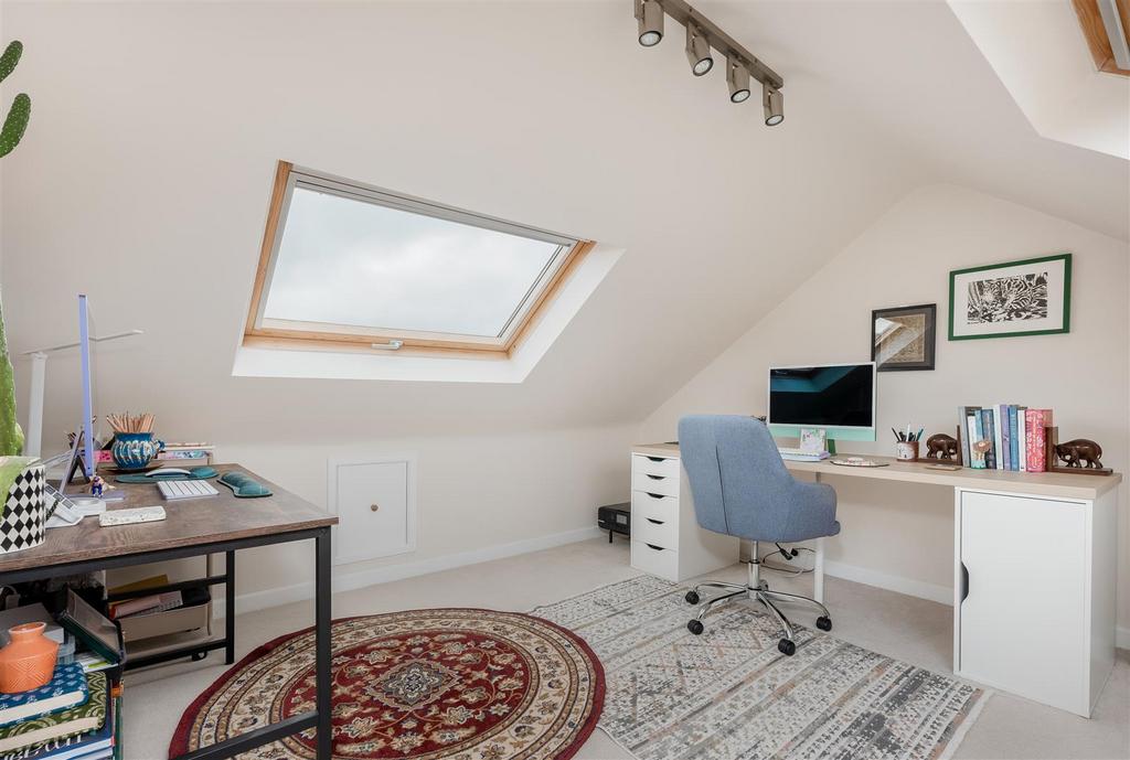 8 Hill Close 2019-12.jpg