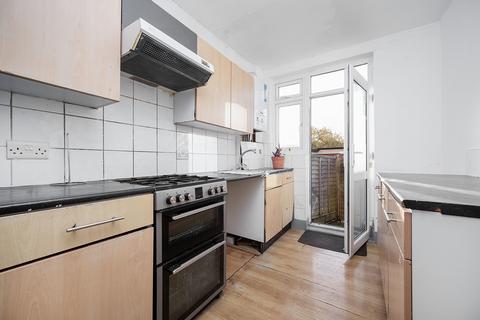 3 bedroom semi-detached house for sale, Deanscroft Avenue, Kingsbury, NW9