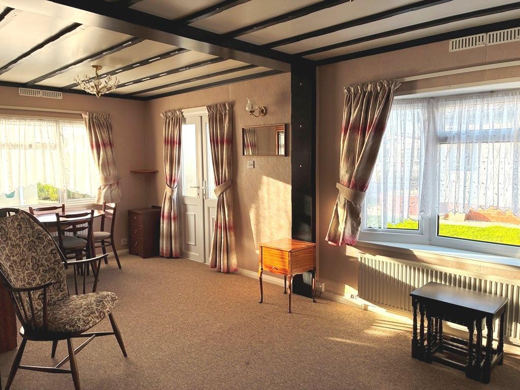 Sitting/Dining Room