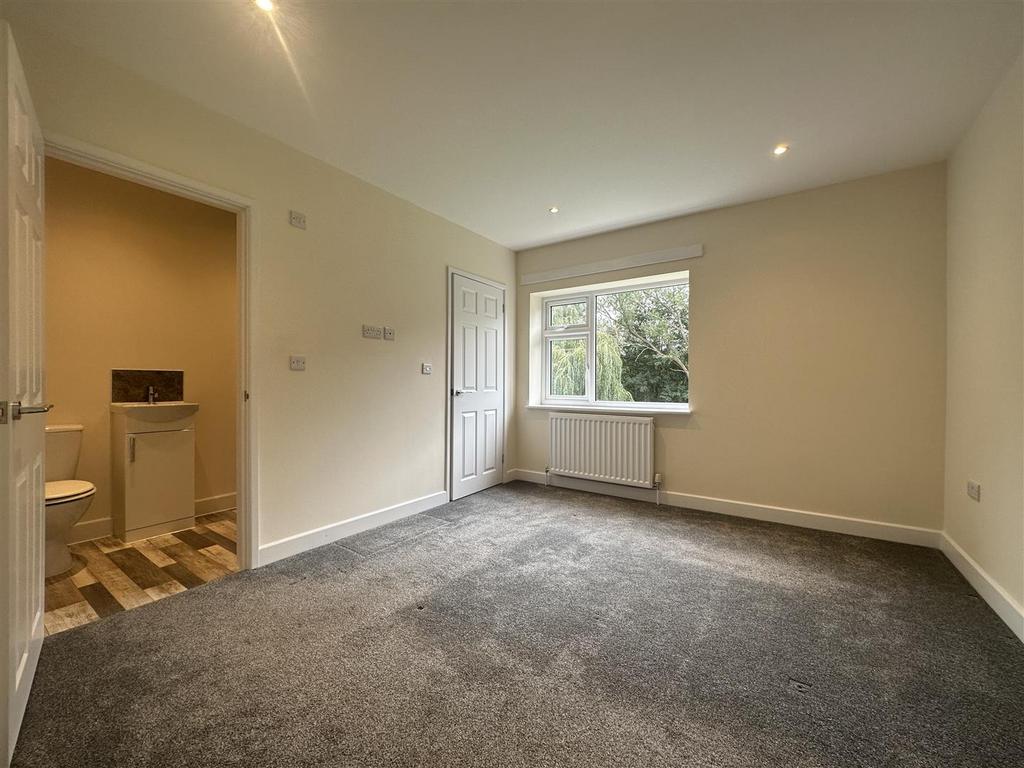 Master Bedroom.jpg