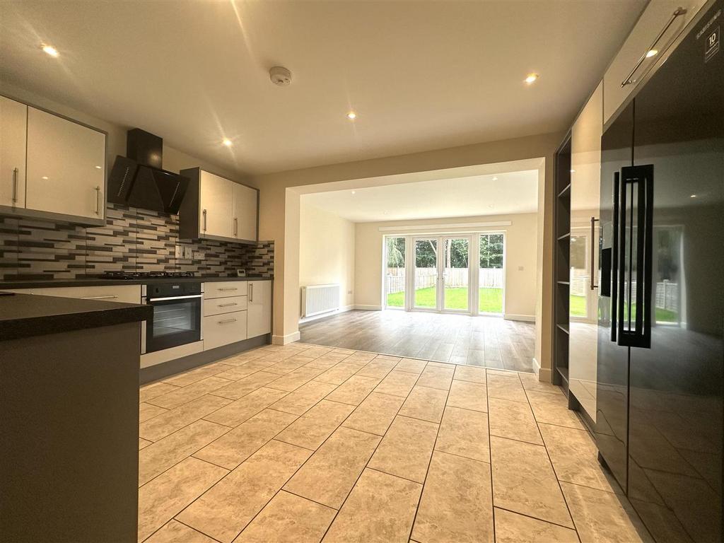 Kitchen II.jpg