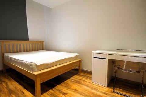 2 bedroom apartment to rent, Falconar Court, City Centre NE1