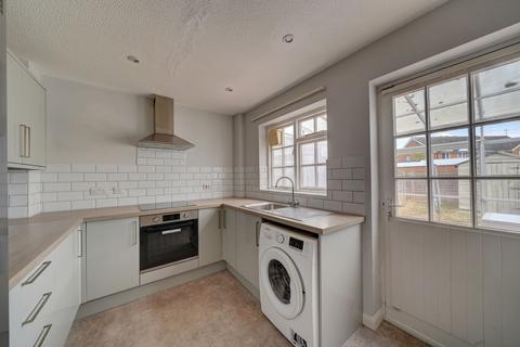 2 bedroom semi-detached house to rent, Averill Close, Broadway, WR12