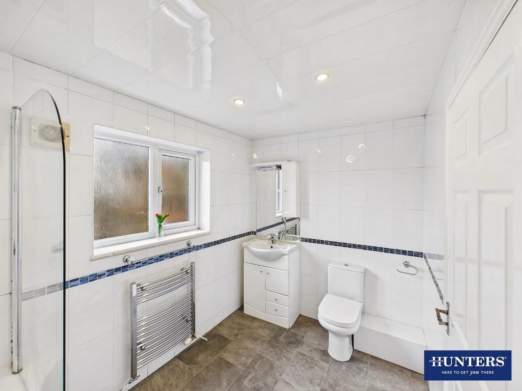 Bathroom (Ground Floor)