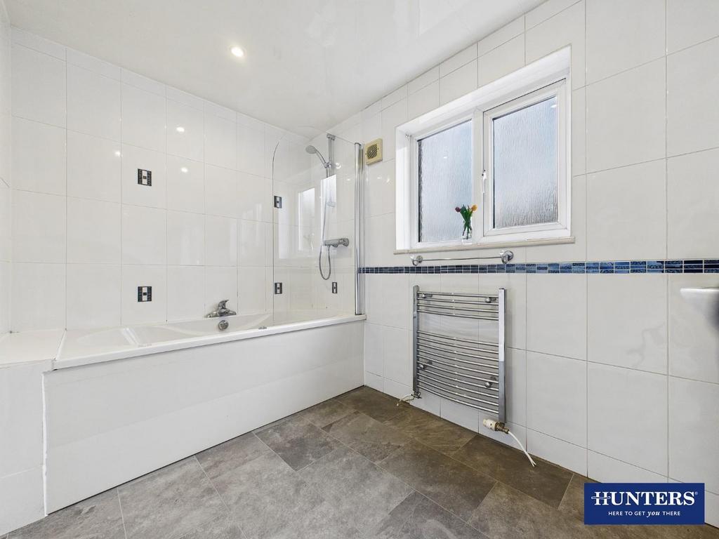 Bathroom (Ground Floor)