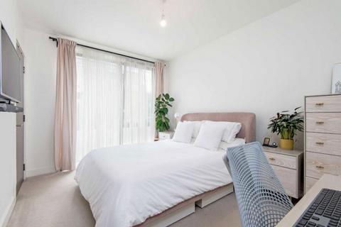 undefined, New Village Ave Greater, London, E14