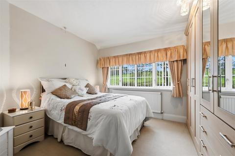 3 bedroom detached house for sale, Baslow Road, Bakewell