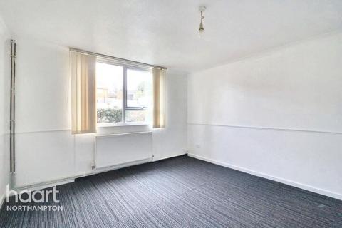 3 bedroom terraced house for sale, Swain Court, Northampton